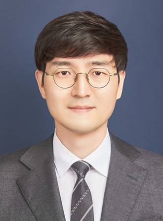 Professor Hwayoung Yun